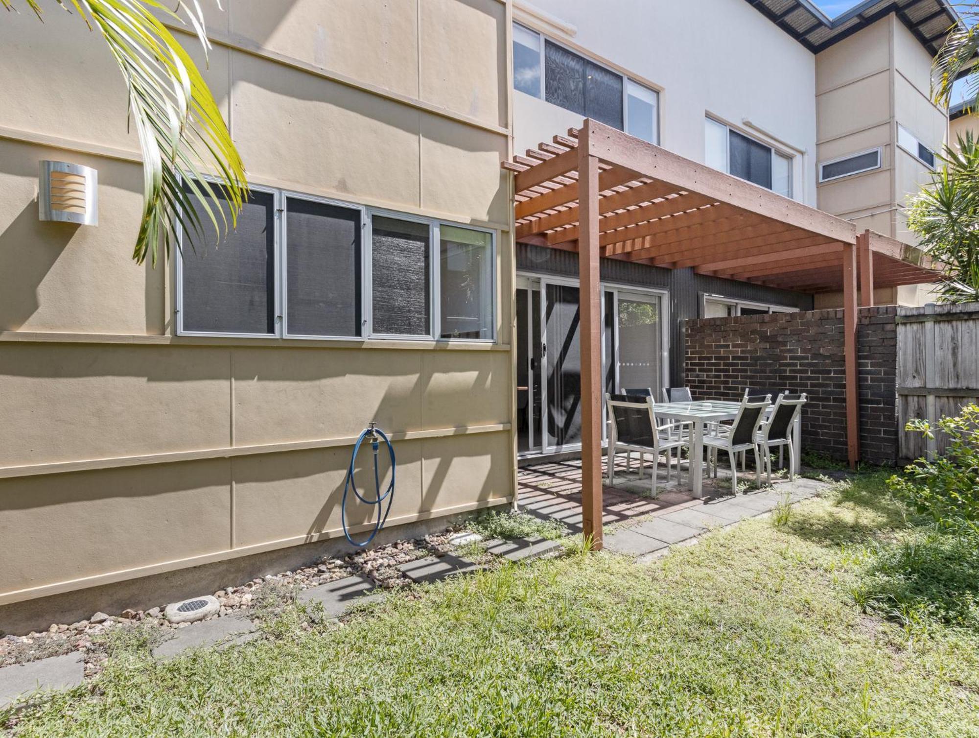 Quarterdecks Retreat Villa Urangan Eksteriør bilde