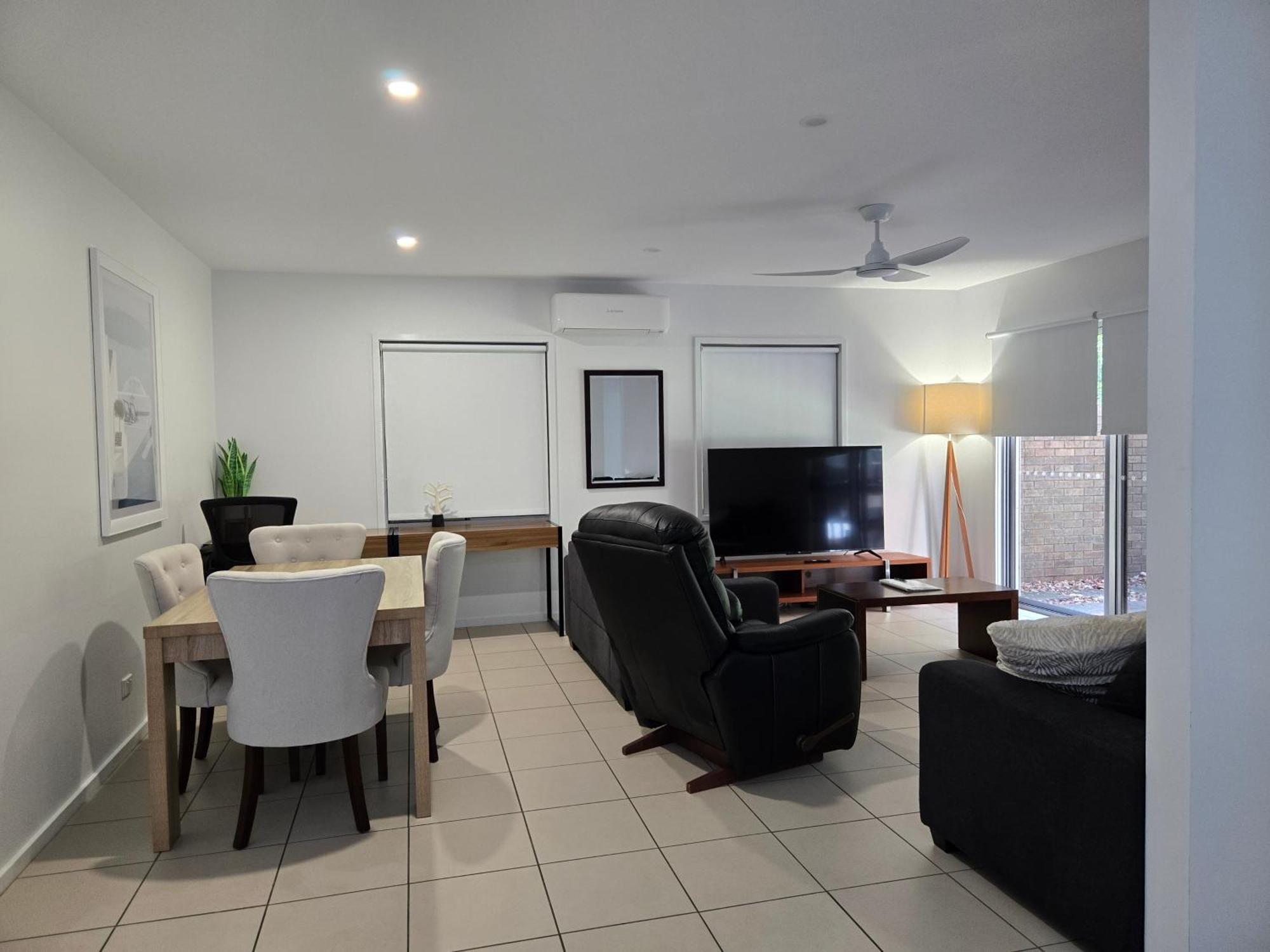 Quarterdecks Retreat Villa Urangan Eksteriør bilde